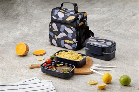 The Benefits of Packing a Work Lunch Box