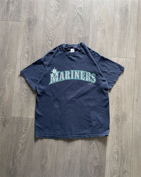 The Benefits of Wearing a Mariners T-Shirt