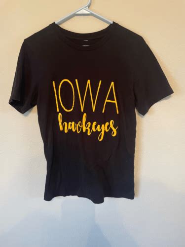 The Benefits of Wearing an Iowa Hawkeye T-Shirt