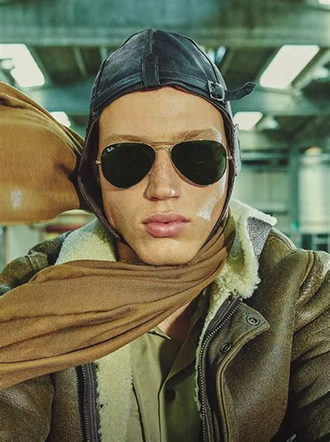 The Birth of an Icon: The History of Aviator Ray-Ban Sunglasses