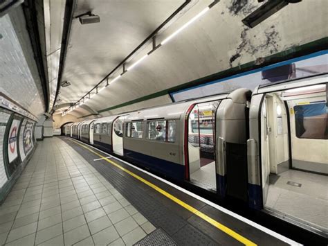 The Circle Line: A Lifeline for London's Transport System