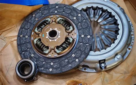 The Clutch and Throwout Bearing: A Comprehensive Guide for Understanding, Maintenance, and Replacement