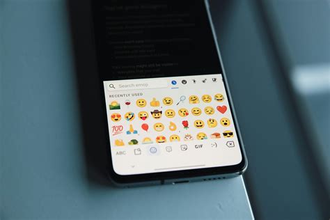 The Complete Guide to the New WhatsApp Emojis