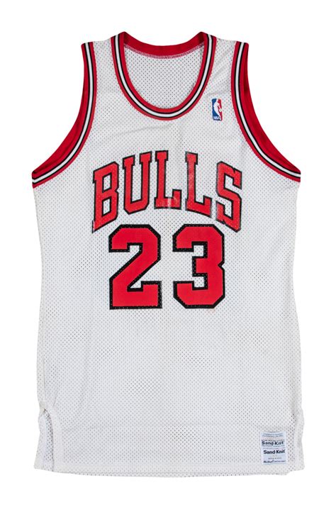 The Comprehensive Guide to Bulls Jerseys: A Fashionable and Historical Journey