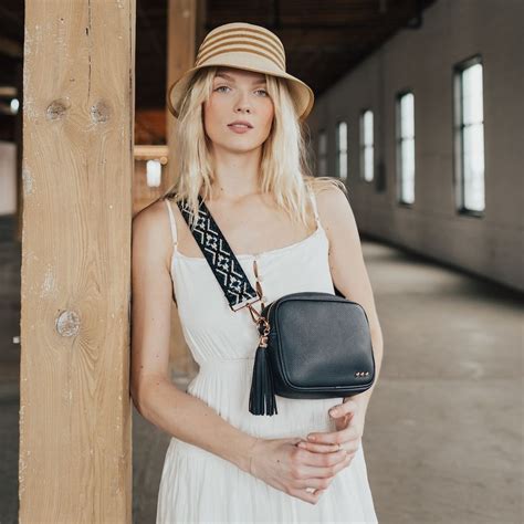 The Comprehensive Guide to Quilted Crossbody Handbags: Timeless Style and Practicality