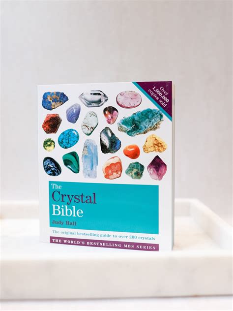 The Crystal Bible: A Definitive Guide to 1500 Crystals