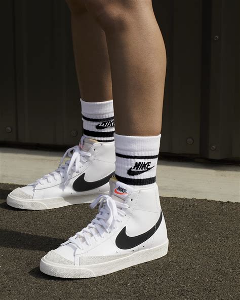 The Definitive Guide: How to Wear Nike Blazer 77 in 2025