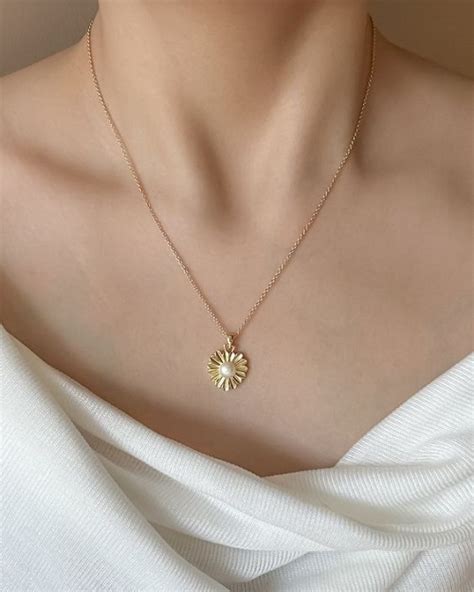 The Enchanting Allure of Necklaces with Stones: A Timeless Expression of Adornment