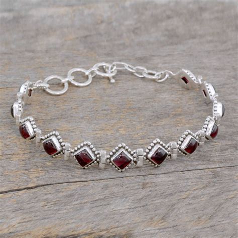 The Enchanting Allure of the Garnet Bracelet: A Timeless Treasure