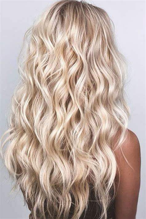 The Enchanting Appeal of Wavy Blonde Hair