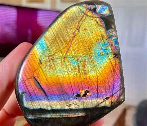 The Enchanting Iridescent Hues of Labradorite: A Journey into Shimmering Beauty