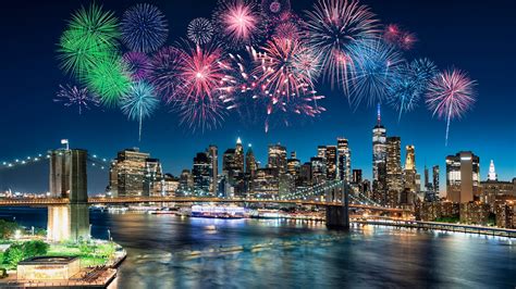 The Enchanting Spectacle of Macy's Fireworks: A Symphony of Lights over New York City