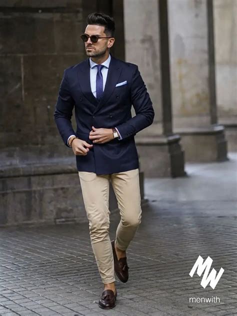 The Enduring Appeal of Khaki Pants and Navy Blue Shirts