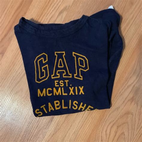 The Enduring Appeal of the Gap Long Sleeve T-Shirt