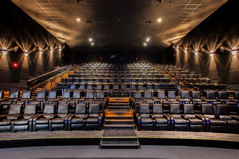 The Entertainment Nexus: Landmark Theaters in Fort Lauderdale