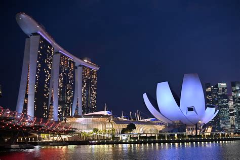 The Epic of Singapore: Building a City-State Powerhouse