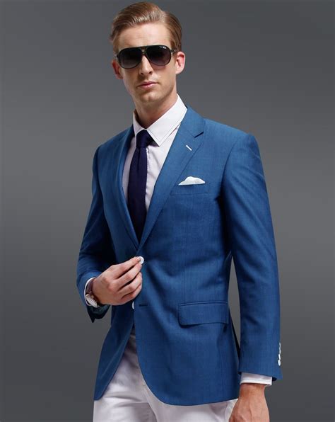 The Essential Guide to Blue Blazers for Men: Style, Fit, and Versatility