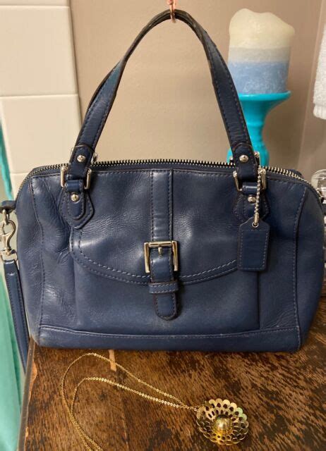 The Essential Guide to Navy Blue Leather Purses: Timeless Elegance and Practicality