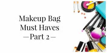 The Essential Initial Cosmetic Bag: A Guide to the Must-Haves