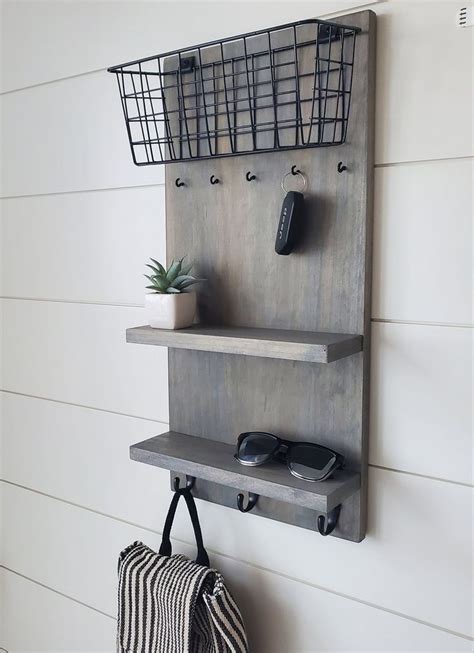 The Essential Wall-Mounted Mail and Key Holder for a Tidy and Organized Entryway