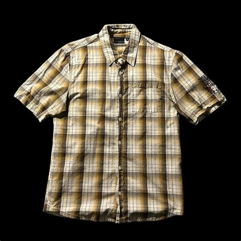 The Fabric of Hurley Button Up Shirts: A Canvas for Durability and Comfort