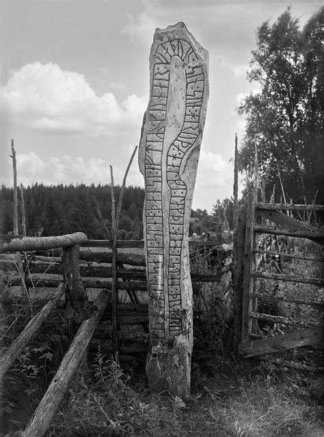 The Gunnar Stone: An Archaeological Enigma and Rune-Inscribed Monument