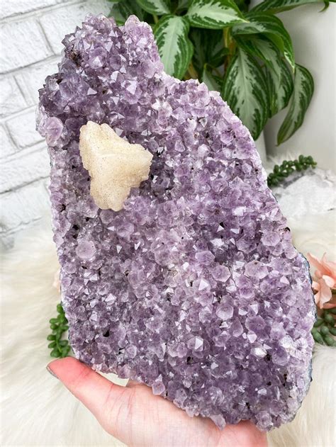 The Healing Synergy of Amethyst and Calcite