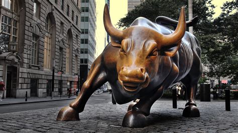 The History of the fotos de toro de wall street