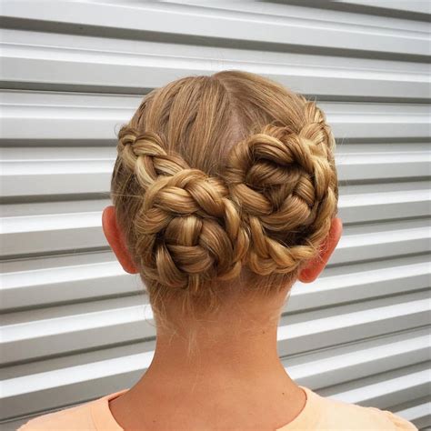 The Incredible Versatility of Buns & Hair Pieces: 45 Unmissable Styles for Every Occasion