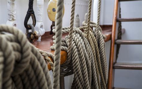 The Knotty Speed of 13 Knots: Exploring the Intriguing Dynamics of Sailing