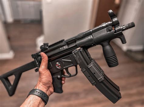 The MP5 Submachine Gun Epub