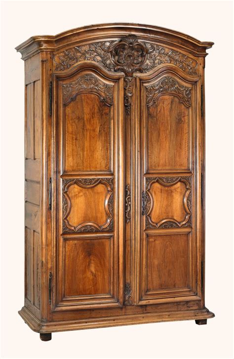 The Majestic Armoire: An Essential Guide to Opulence and Functionality