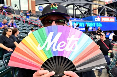 The Mets Uniform: A Symbol of Team Pride and Tradition