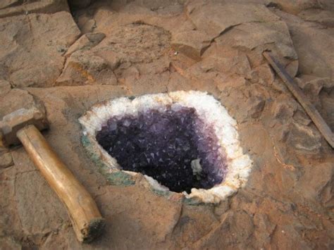 The Mystique of Geode Formation