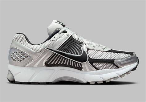 The Nike Zoom Vomero 5 Silver: A Comprehensive Guide to Performance and Style