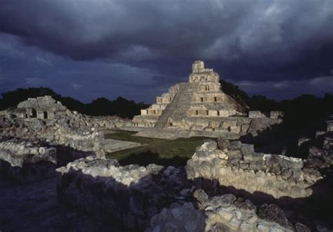 The Origins of Mountain Top Capitals