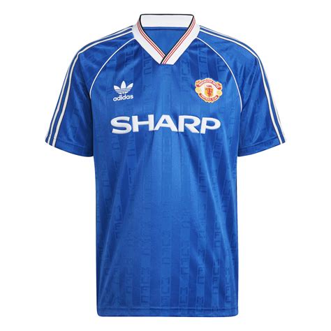 The Origins of the Manchester United Blue Jersey