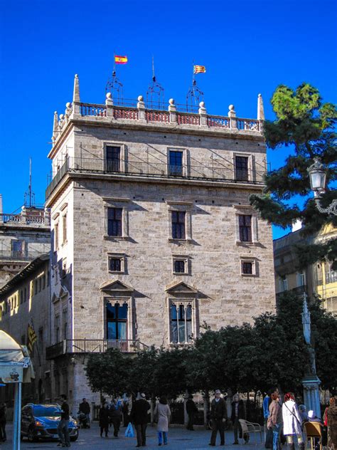 The Palau de la Generalitat Valenciana: A Historical and Institutional Landmark