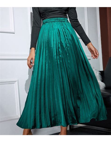 The Pleated Skirt: A Timeless Fashion Staple