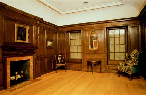 The Queen Anne Room: