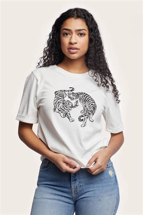 The Rise of Graphic Tees: A Global Phenomenon