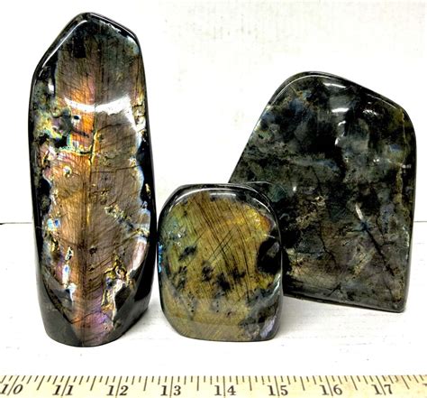 The Shimmering Spectrum of Labradorite