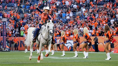 The Story of the Denver Broncos Reader