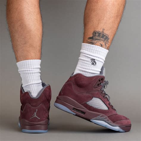 The Timeless Appeal of the Burgundy Retro 5: A Comprehensive Guide