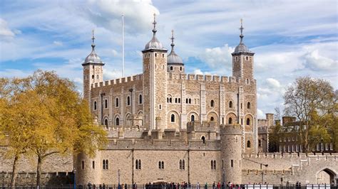 The Tower of London: Past and Present Doc