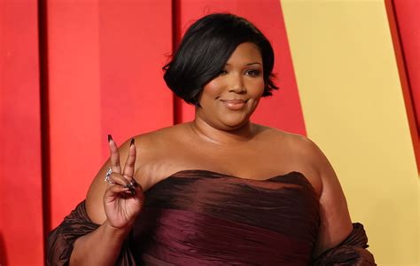 The Truth About Lizzo's Weight: A Comprehensive Guide