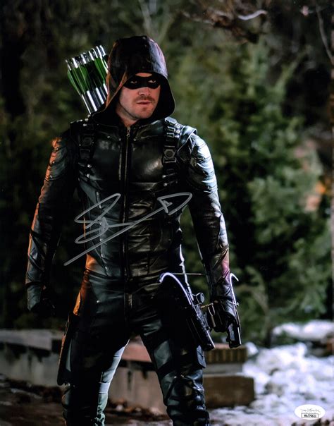 The Ultimate Guide to Achieving the Sleek and Powerful Arrow CW Suit Look