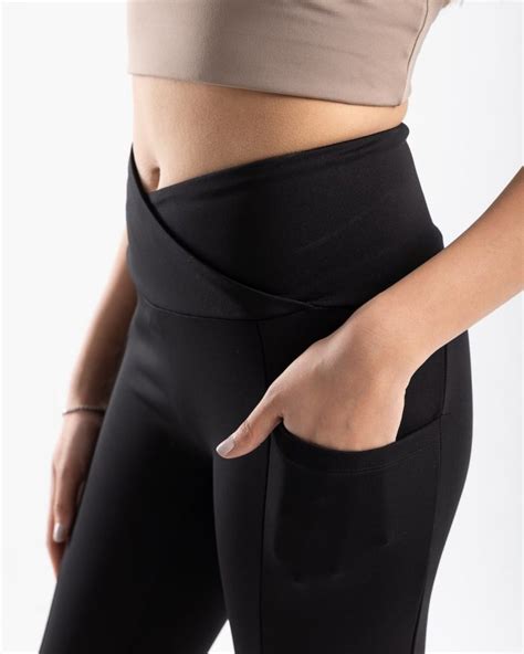 The Ultimate Guide to Athletic Leggings with Pockets: Empowering Your Active Lifestyle