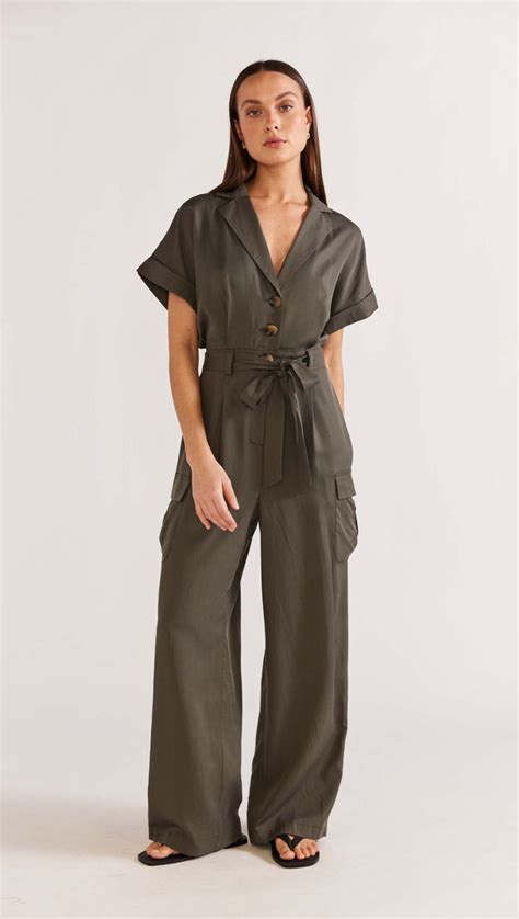 The Ultimate Guide to Beach Jumpsuits: A Breezy Staple for Summer Fun