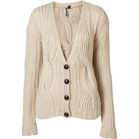 The Ultimate Guide to Cable Knit Cardigans: Classic and Cozy from Head to Toe